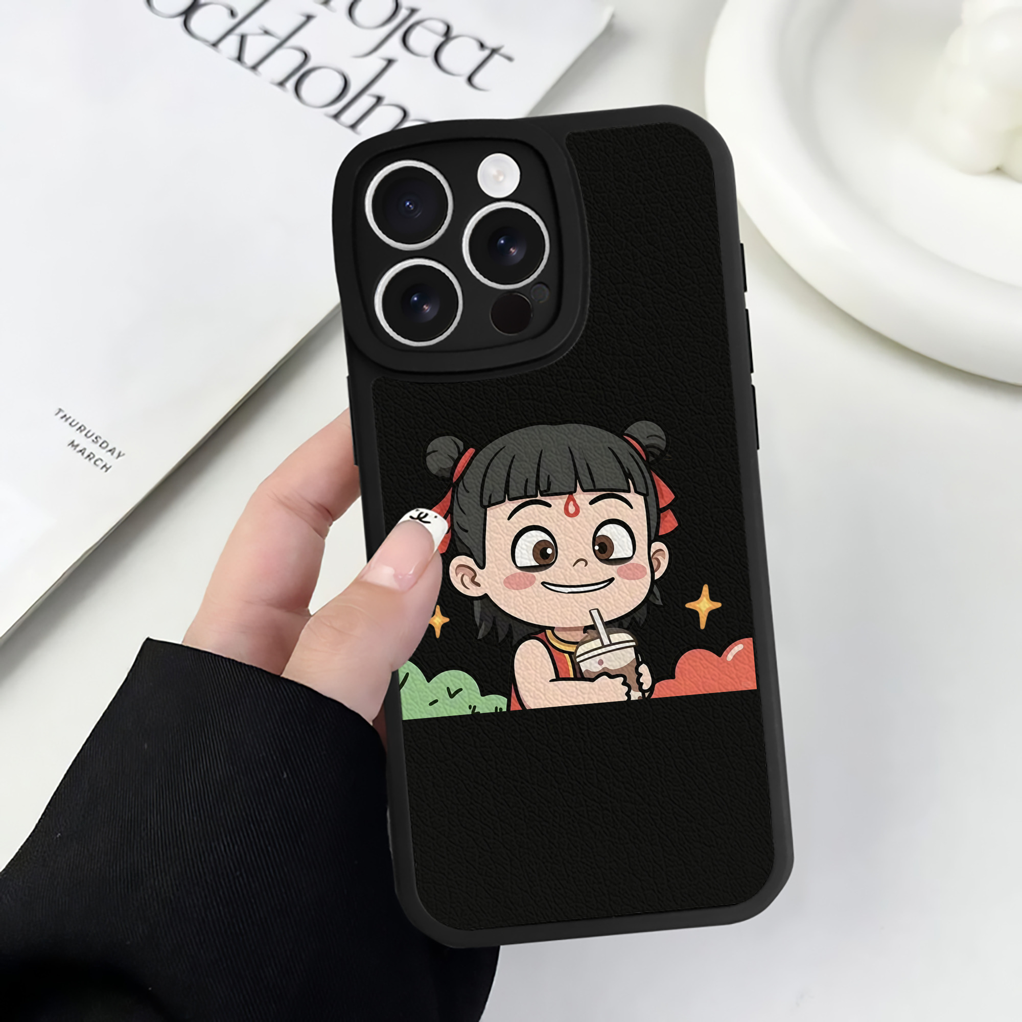 （画像用） Ne Zha 2 ナタ 魔童の大暴れ 【iPhone 16シリーズ対応】シリコンスマホケース（レザー調） 材質：シリコン